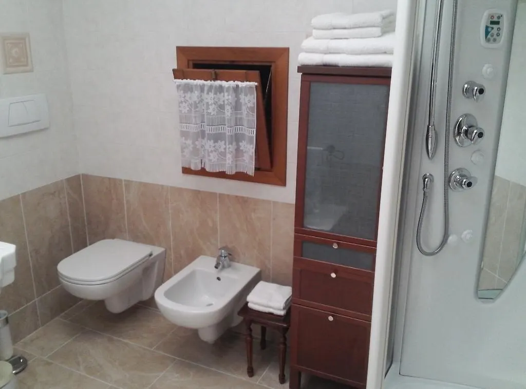 ヴァルマドレーラ Relais Garden Lecco Bed & Breakfast