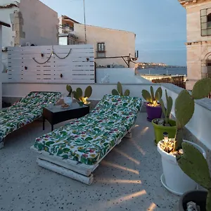 https://ortigia-terrace-sea-view.sicilyhotelsitaly.net