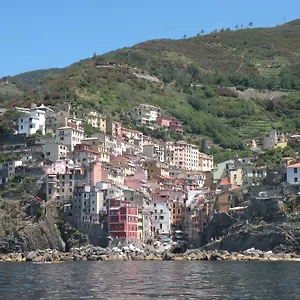 https://alla-ripa-di-rio.hotelitalianriviera.com